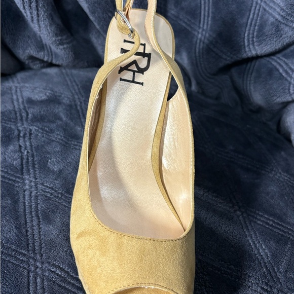 Camel Suede Peep Toe Sling back heel glass chrome heel 4 inch - Picture 2 of 3